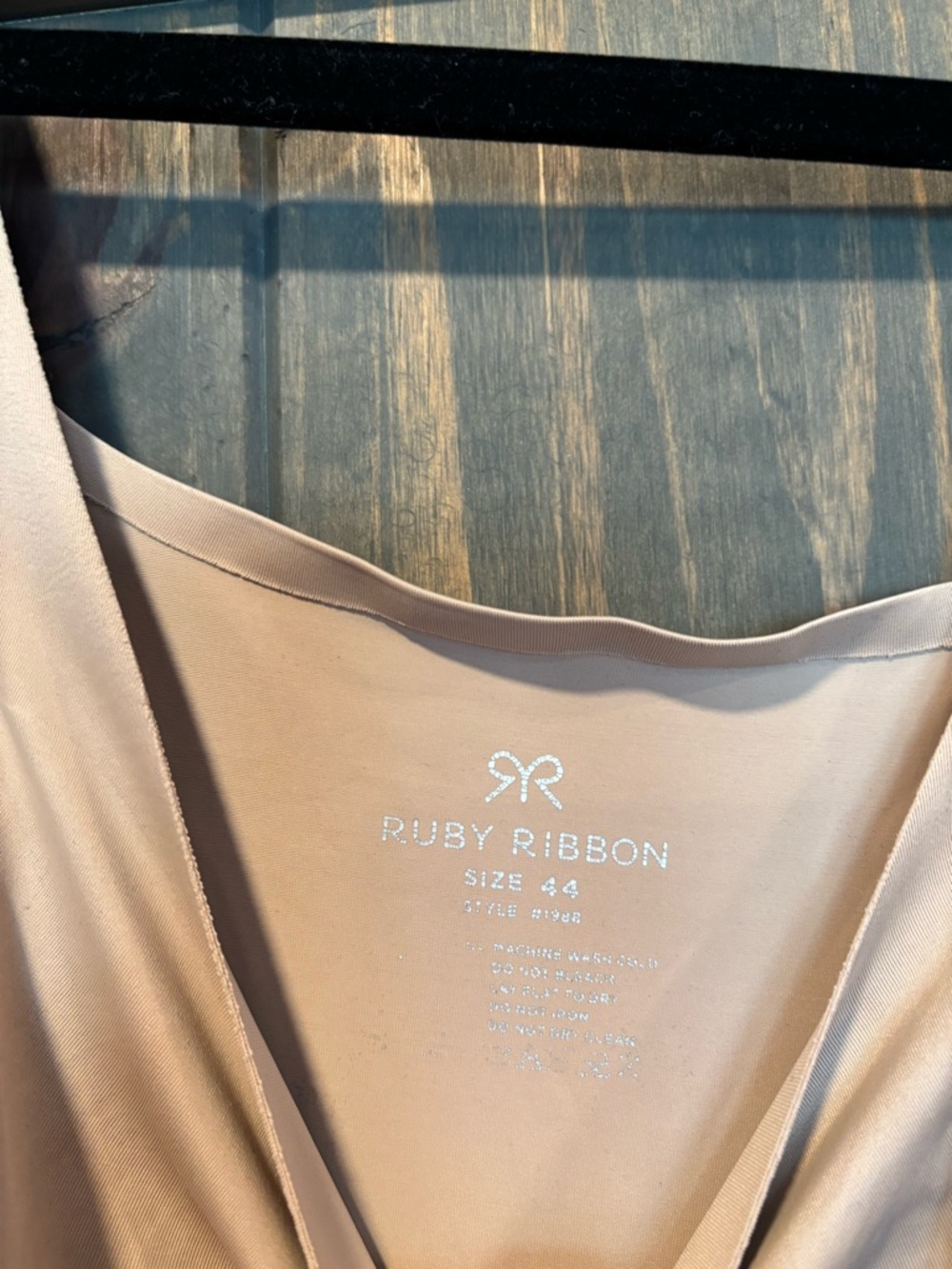 Ruby Ribbon Neutral Beige Shaping Tank. Used in good condition. Size 44 - Picture 2 of 2
